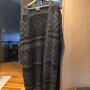 Women’s long sweater. Universal Thread. Size M